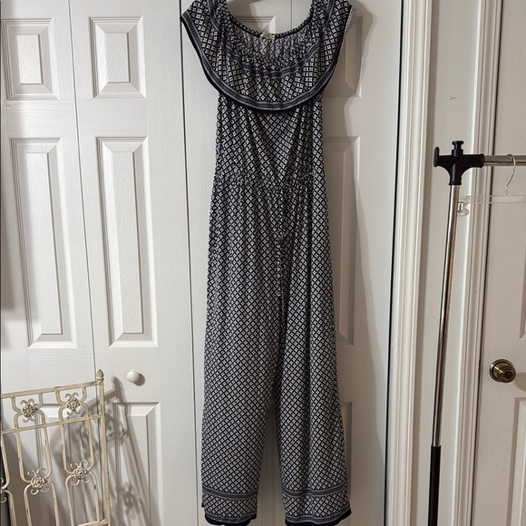 Sophie Max Black and White Jumpsuit - Picture 1 of 6